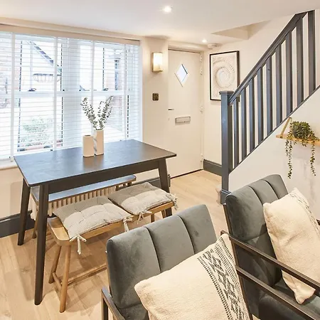 Nyaraló Grumbles At Loggerhead Yard Whitby