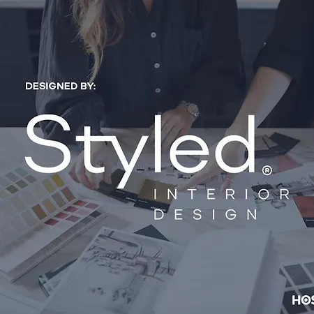 Grumbles At Loggerhead Yard Nyaraló