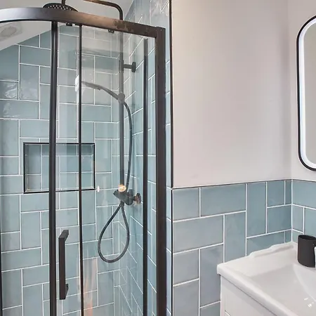 Grumbles At Loggerhead Yard * Whitby