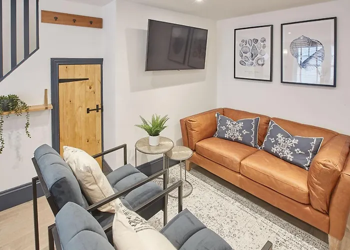 Grumbles At Loggerhead Yard Whitby